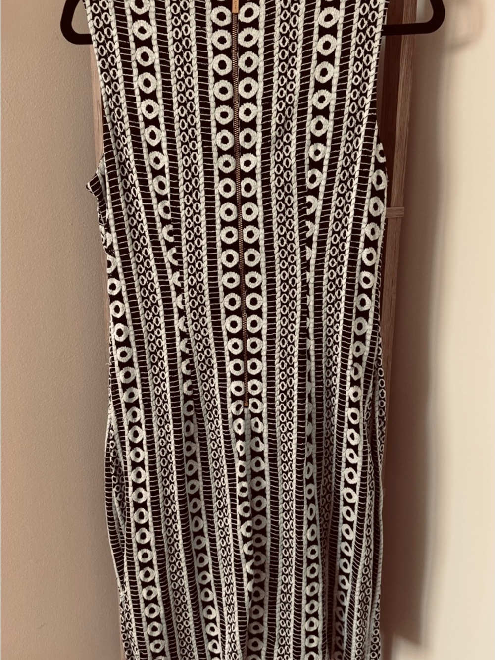 Calvin Klein Black & White Lace-Effect Midi Sheath Dress - Picture 6 of 10